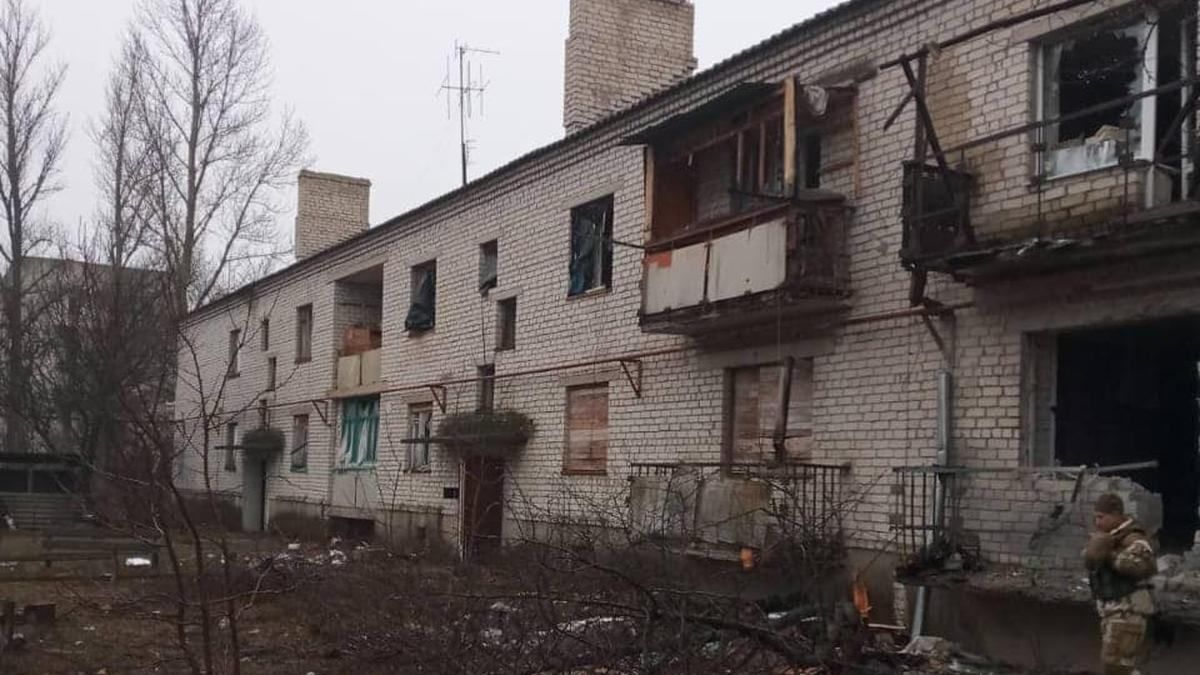 Росіяни обстріляли з "Градів" автобуси, які їхали евакуйовувати цивільних - 24 Канал Росіяни обстріляли з "Градів" автобуси, які їхали евакуйовувати цивільних - 24 Канал