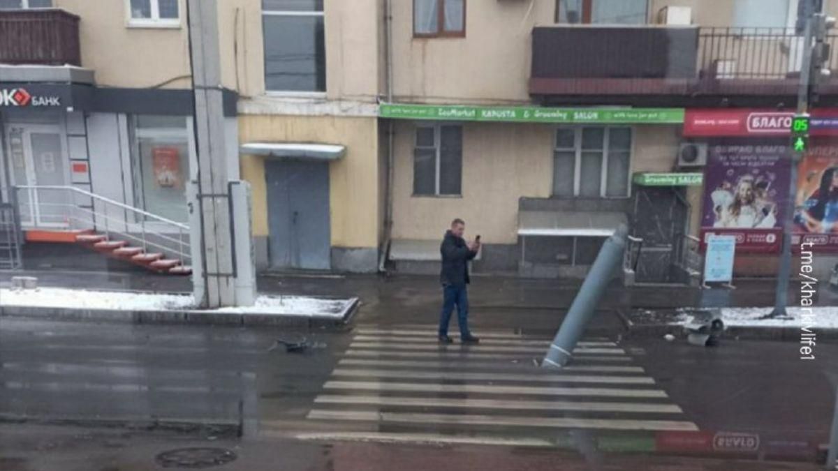 "Привет от Путина": снаряды посреди улиц в Харькове