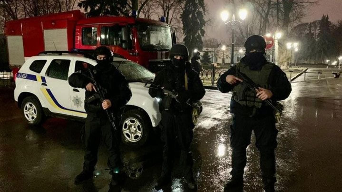 У Хмельницькій області ввели комендантську годину - 24 Канал У Хмельницькій області ввели комендантську годину - 24 Канал