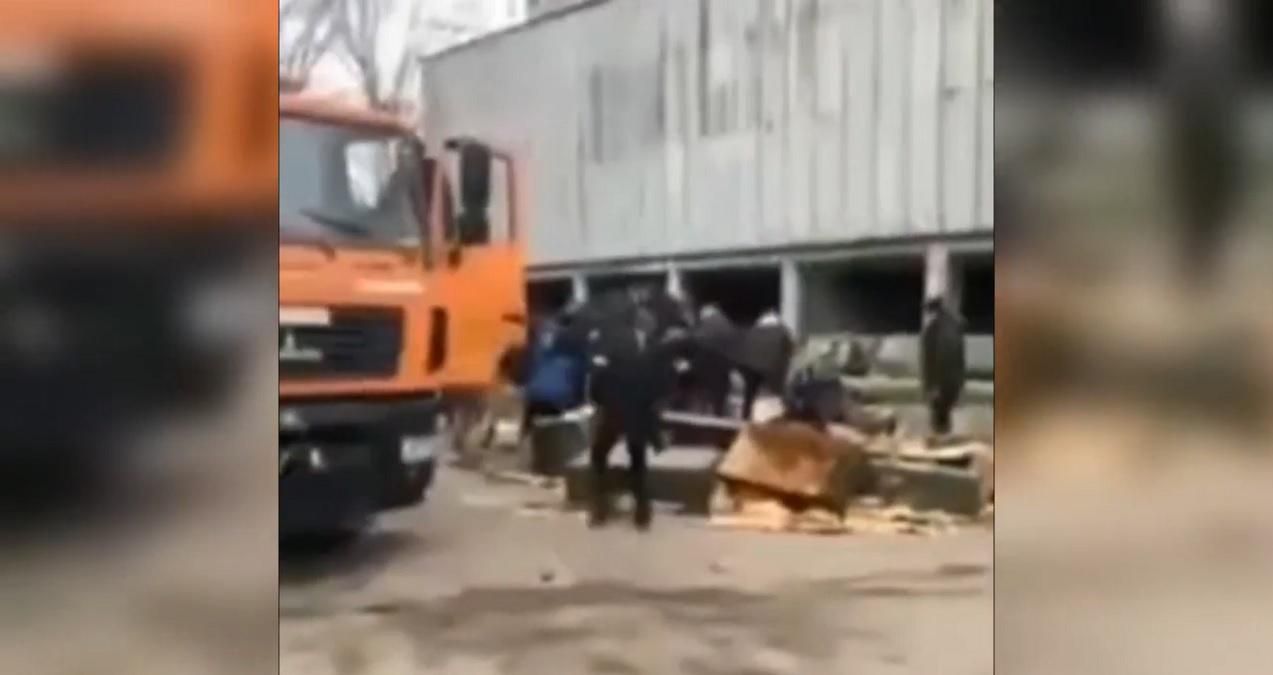 Кияни масово відгукнулися на заклик захищати столицю України - 24 Канал Кияни масово відгукнулися на заклик захищати столицю України - 24 Канал