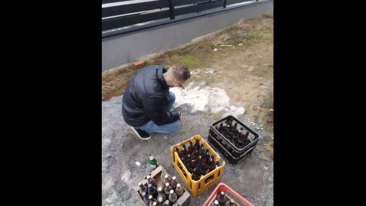 Львів'янам доводиться виливати пиво: роблять коктейлі молотова - 24 Канал
