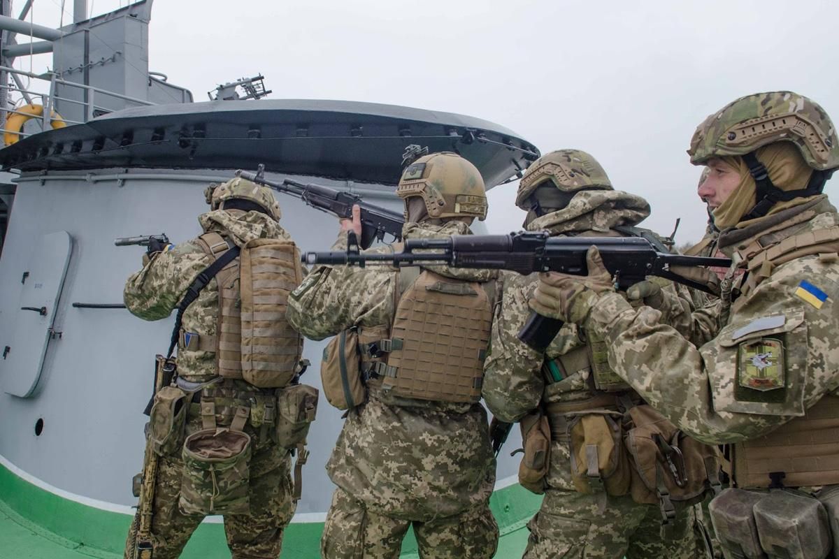 Диаспора из США перевела 1 миллион долларов для морпехов из Мариуполя Диаспора из США перевела 1 миллион долларов для морпехов из Мариуполя