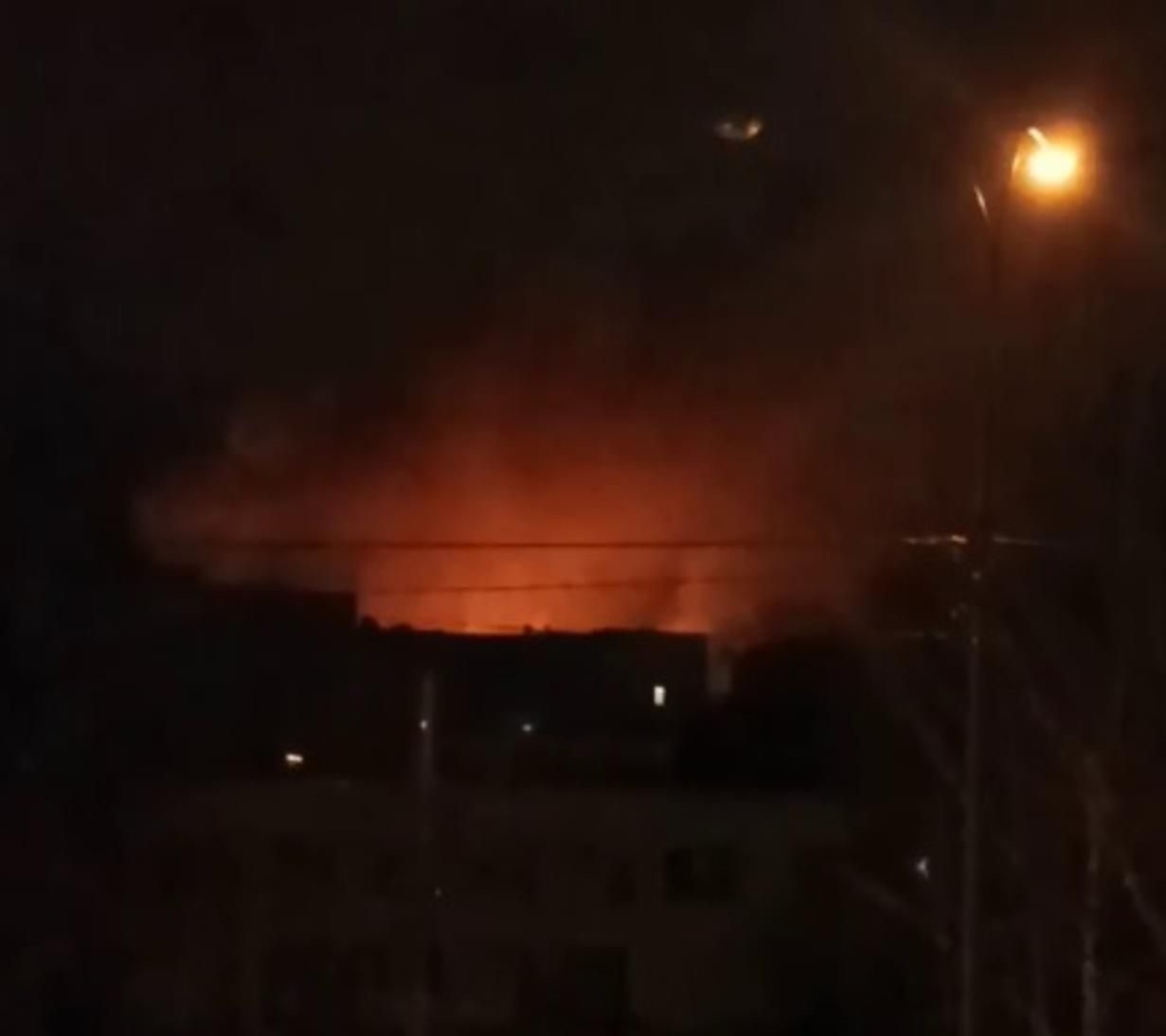 Возле Шулявки пулеметные очереди и взрывы: киевлян зовут в укрытия Возле Шулявки пулеметные очереди и взрывы: киевлян зовут в укрытия