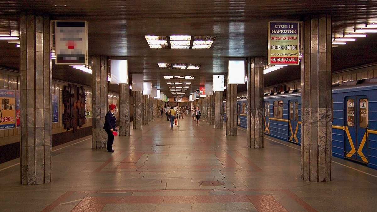 Боротьба за Київ: одну зі станцій метро у Києві закрили зсередини на гермозатвори - 24 Канал