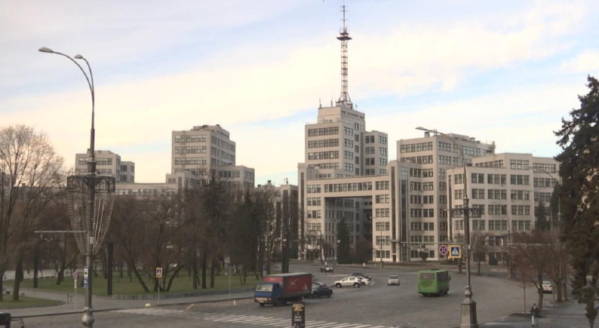 Комендантский час в Харькове закончился, но передвигаться по городу опасно Комендантский час в Харькове закончился, но передвигаться по городу опасно