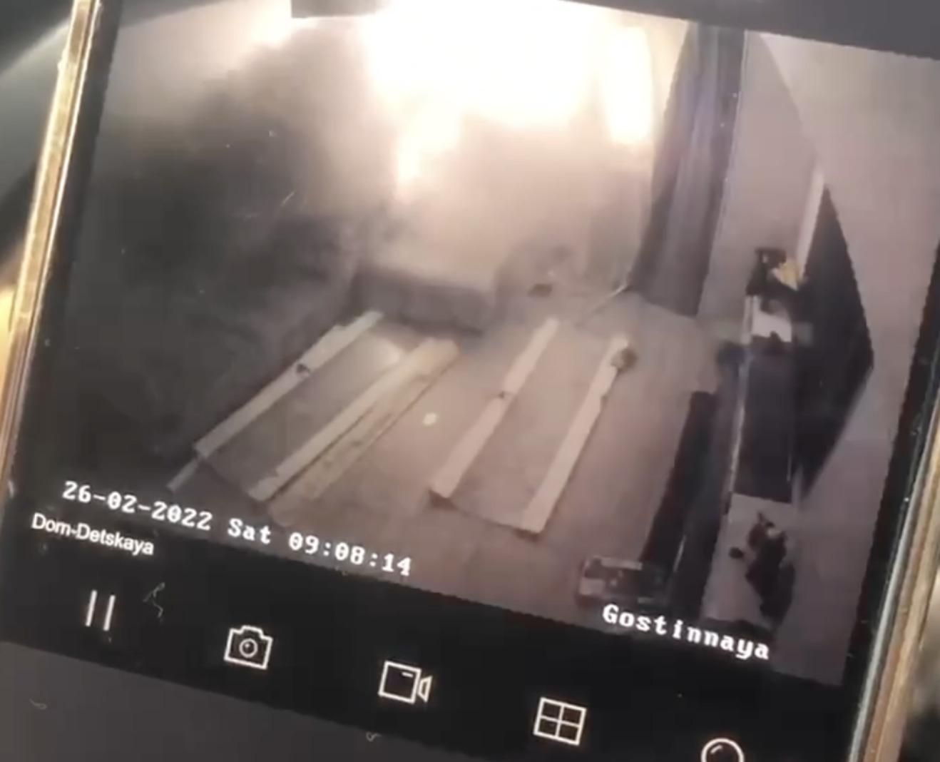 Камера зафіксувала потрапляння ракети - 24 Канал Камера зафіксувала потрапляння ракети - 24 Канал