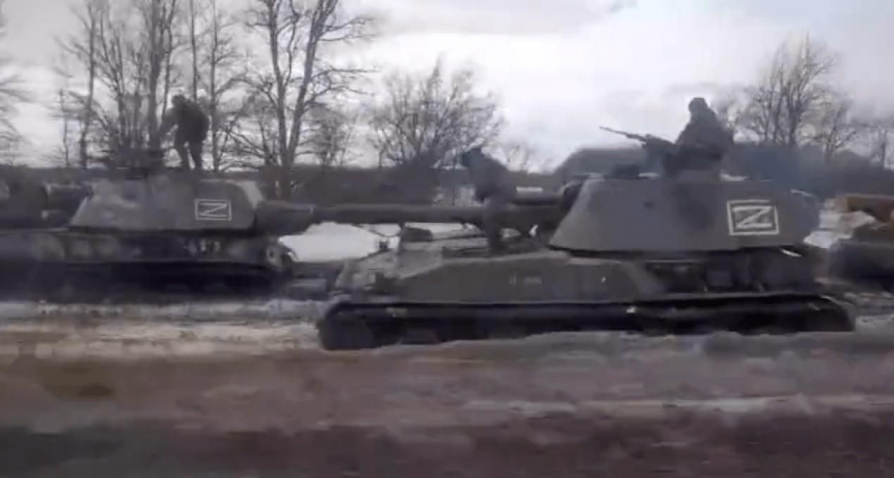 До Балаклії наближаються війська Росії: на техніці буква Z і триколори - 24 Канал До Балаклії наближаються війська Росії: на техніці буква Z і триколори - 24 Канал