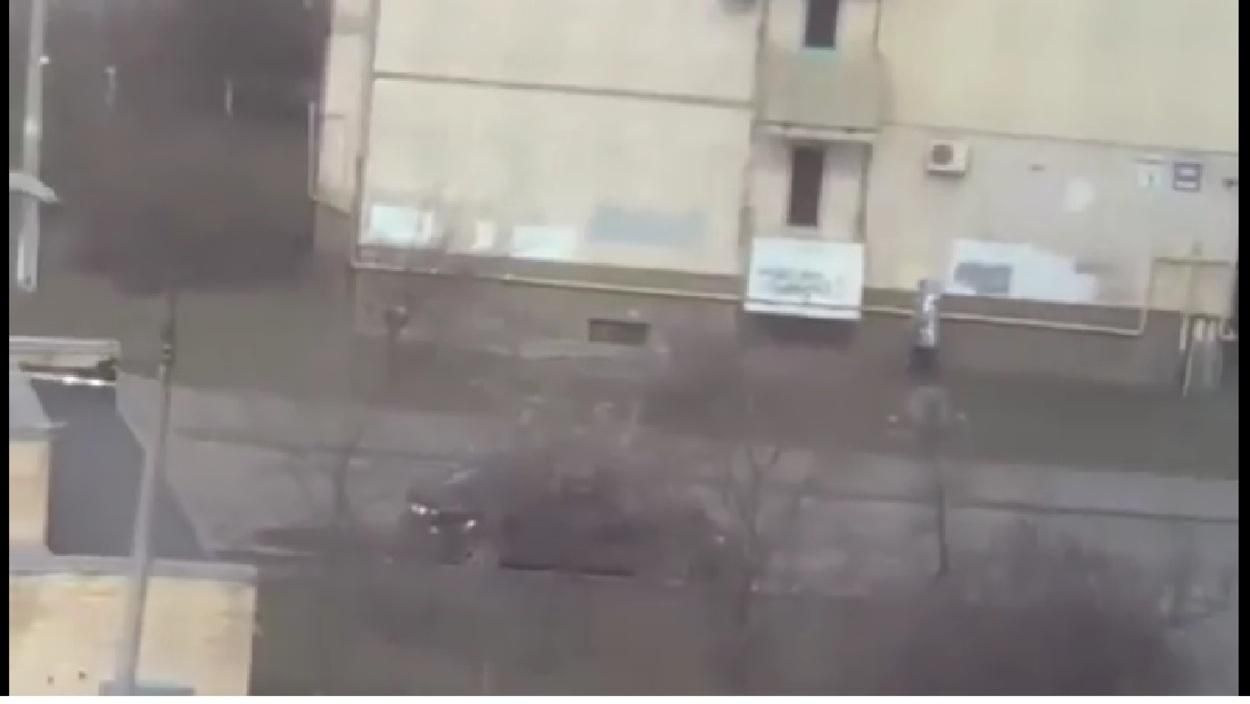 Диверсанти розставили по столиці багато міток: кияни зафіксували процес маркування - 24 Канал Диверсанти розставили по столиці багато міток: кияни зафіксували процес маркування - 24 Канал