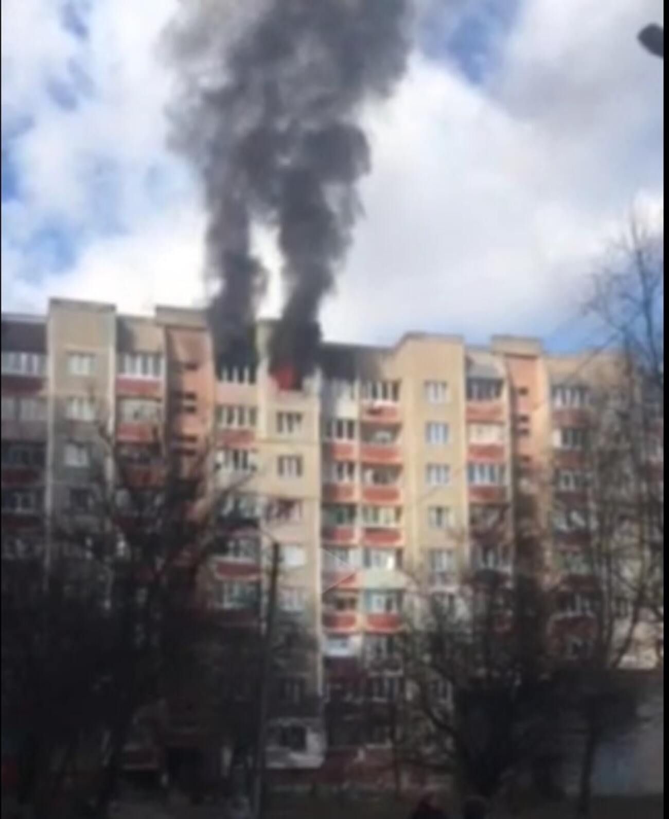 У Чернігові спалахнула пожежа у житловому будинку - 24 Канал