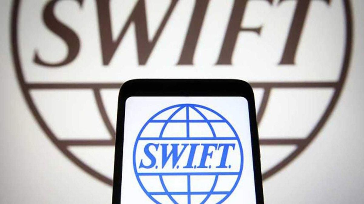 Германия поддержала отключение России от SWIFT: стран "против" не осталось