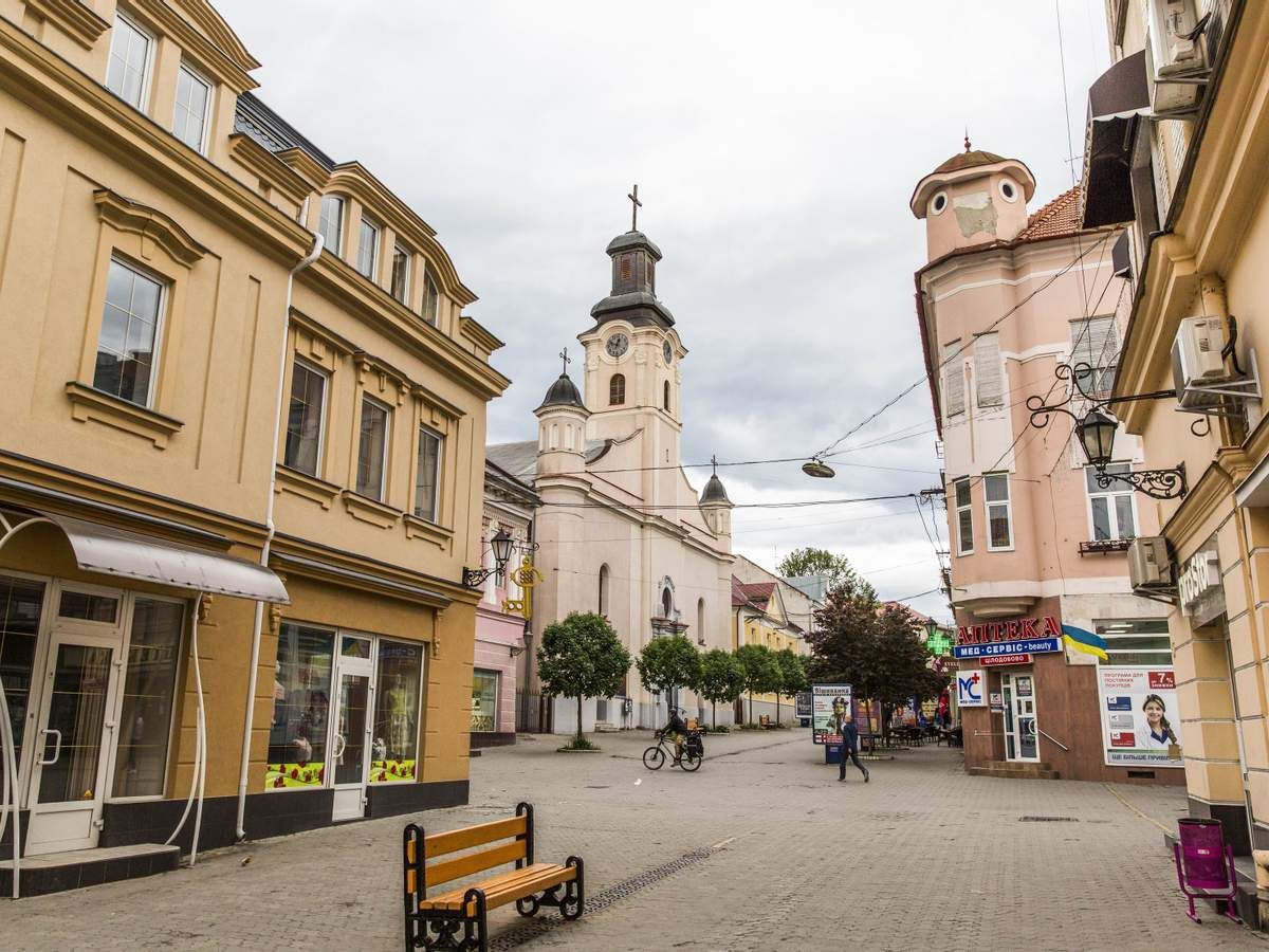Закарпаття активно приймає переселенців: організували волонтерські пункти - 24 Канал Закарпаття активно приймає переселенців: організували волонтерські пункти - 24 Канал