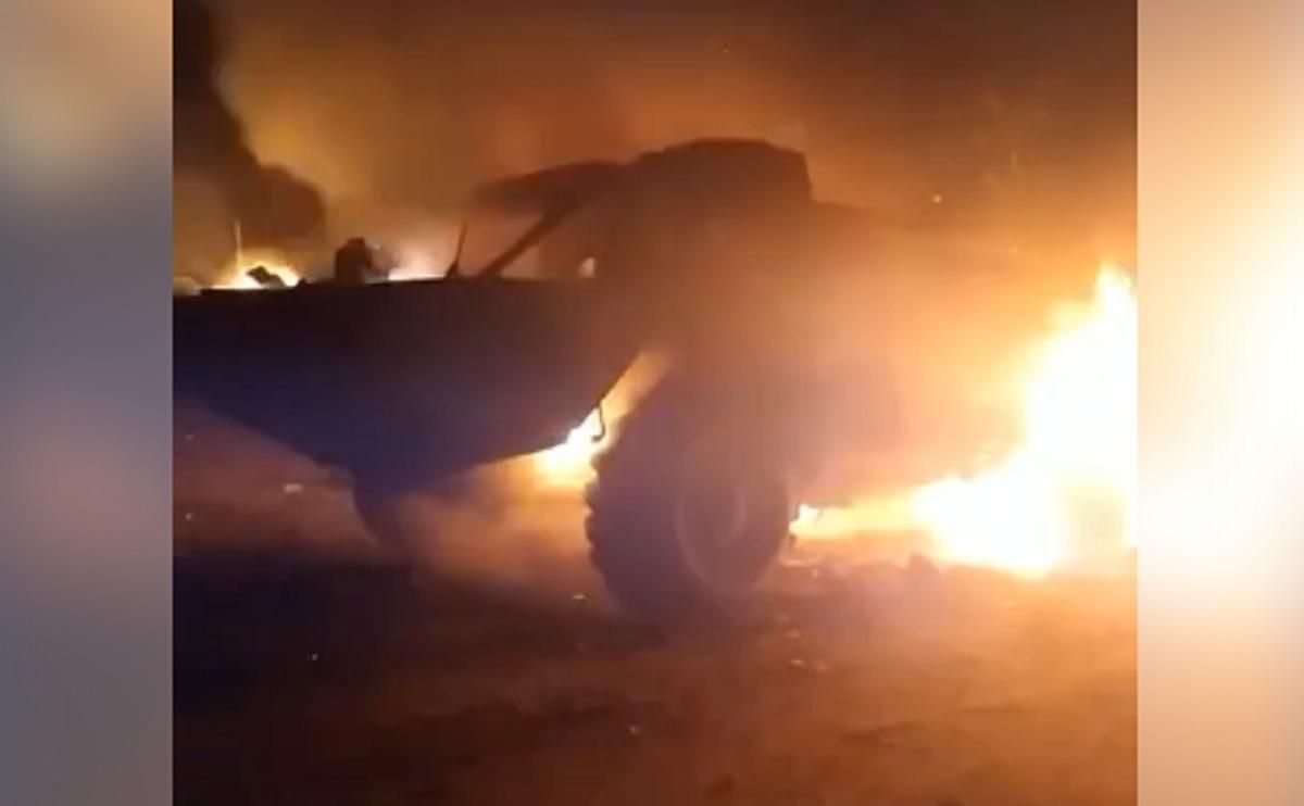 На Харківщині місцеві закидали російський БТР "коктейлями Молотова" - 24 Канал На Харківщині місцеві закидали російський БТР "коктейлями Молотова" - 24 Канал