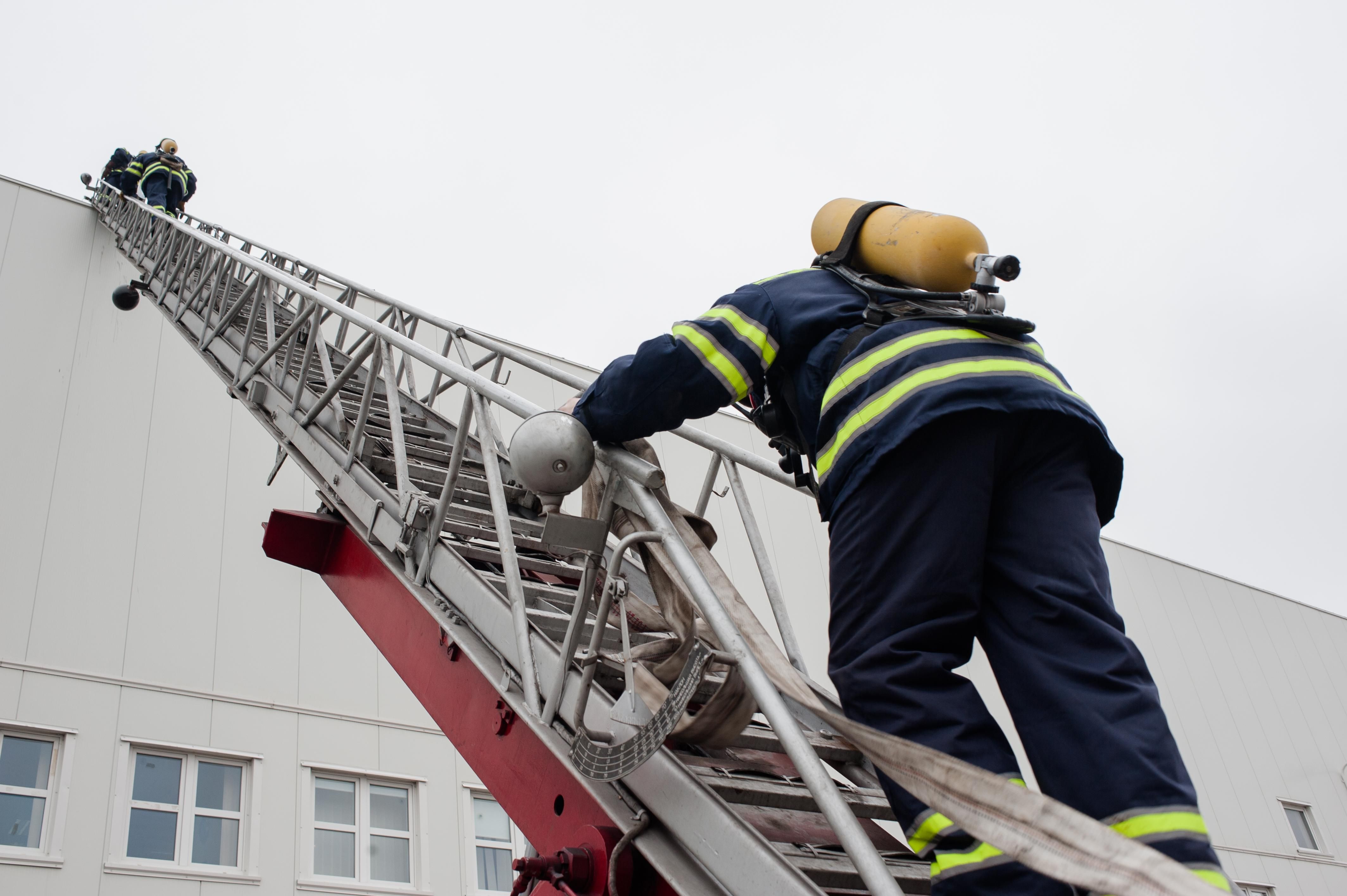 Рятувальники не перевіряють підвали та паркінги: це можуть бути диверсанти - 24 Канал