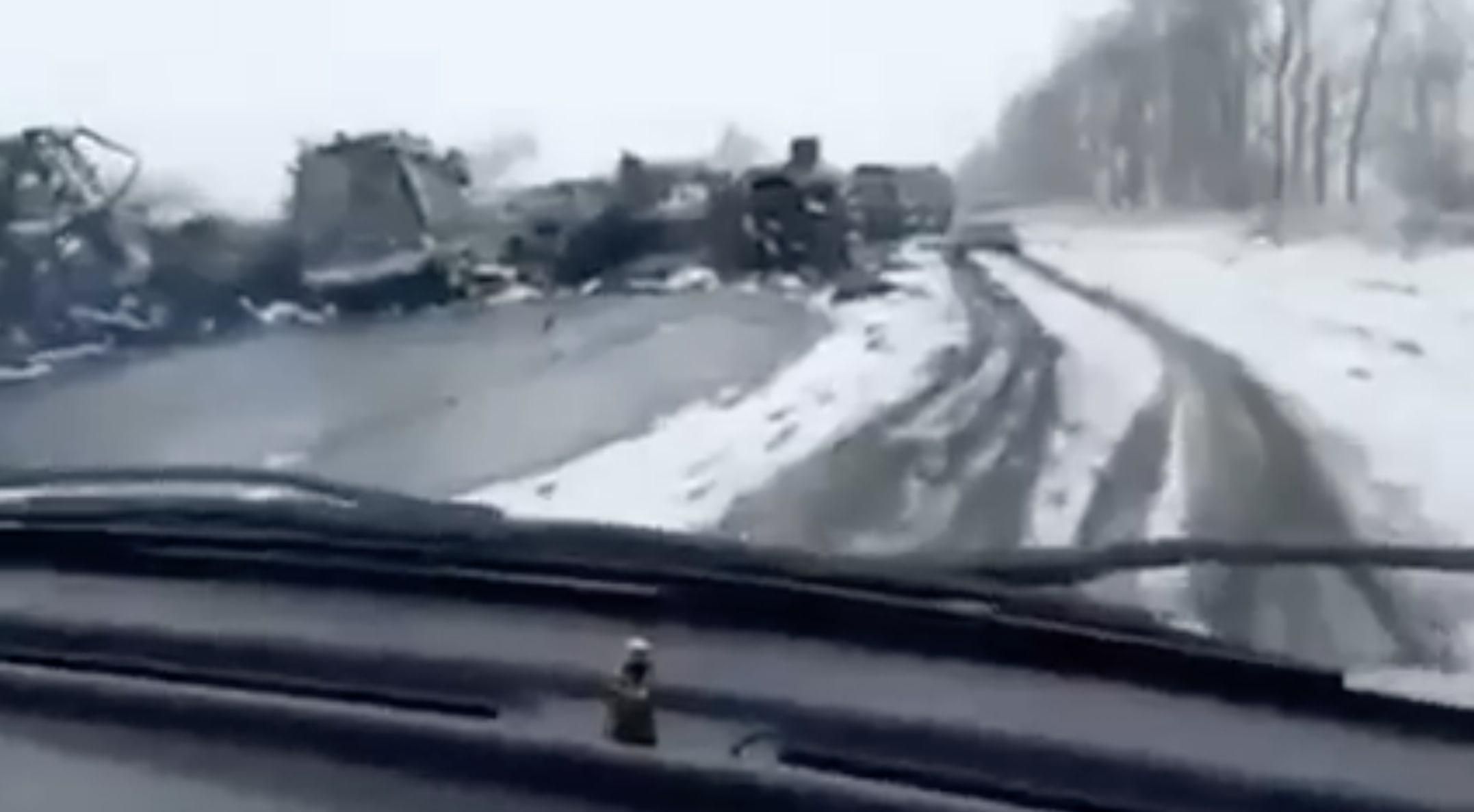 "Повна будка пацанів": ЗСУ показали знищену техніку окупанта під Харковом - 24 Канал "Повна будка пацанів": ЗСУ показали знищену техніку окупанта під Харковом - 24 Канал