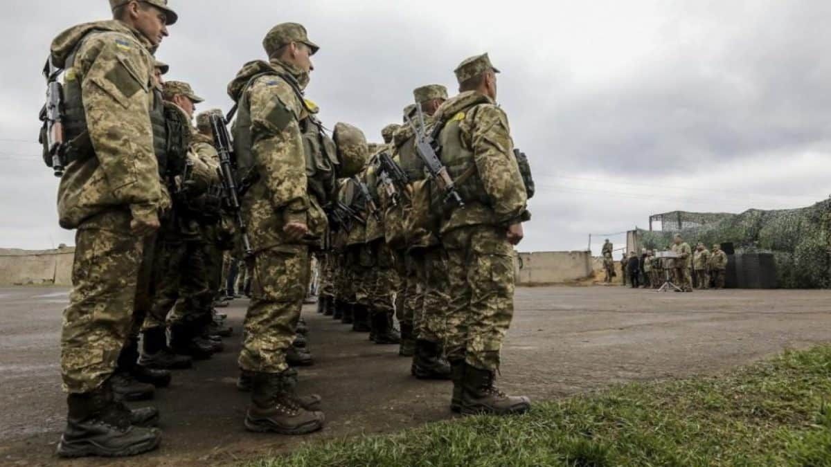 Ми віддаємо за вас життя, а ви допоможіть нам, - ЗСУ звернулися до цивільних - 24 Канал