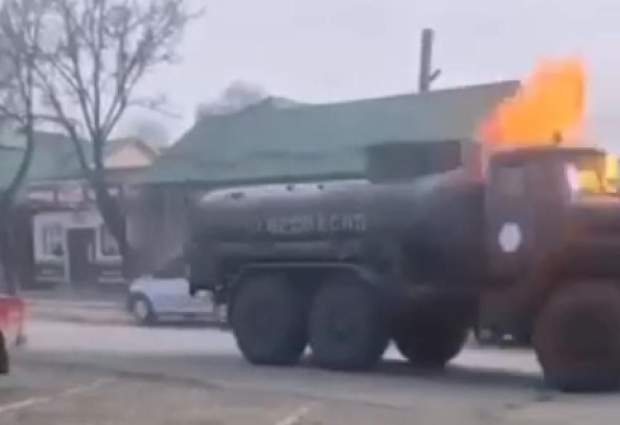 Смерть окупантам: як українці використовують коктейлі Молотова на Сумщині - 24 Канал Смерть окупантам: як українці використовують коктейлі Молотова на Сумщині - 24 Канал