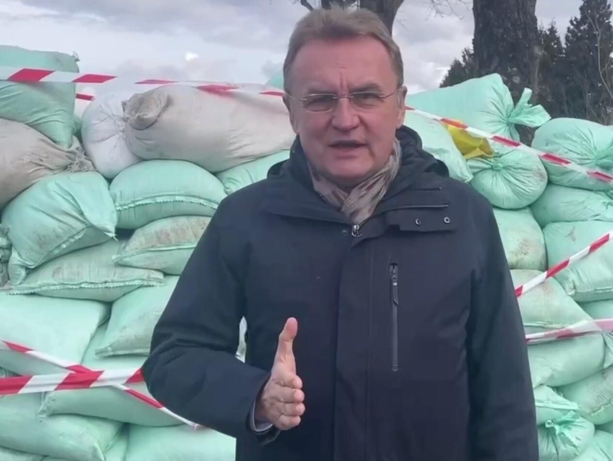 "Бандера-смузі": Садовий закликав львів'ян робити коктейлі Молотова - Львів "Бандера-смузі": Садовий закликав львів'ян робити коктейлі Молотова - Львів