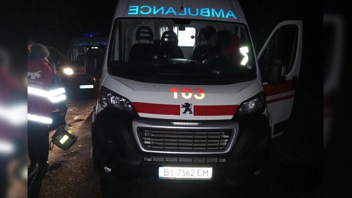 На Полтавщине оккупанты обстреляли скорую помощь: есть раненые На Полтавщине оккупанты обстреляли скорую помощь: есть раненые