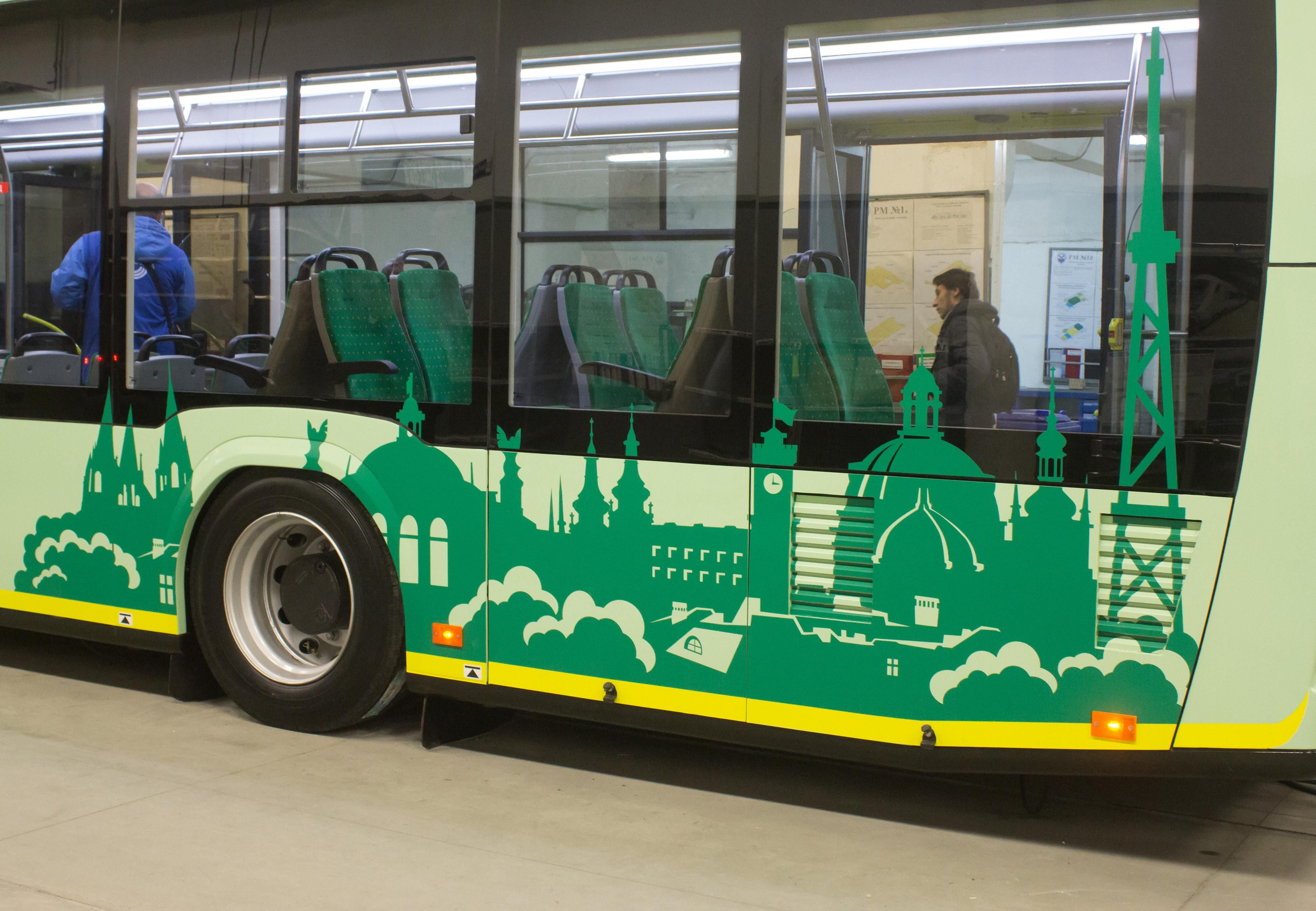 Харьковский горсовет приостановил движение общественного транспорта из-за российской техники Харьковский горсовет приостановил движение общественного транспорта из-за российской техники