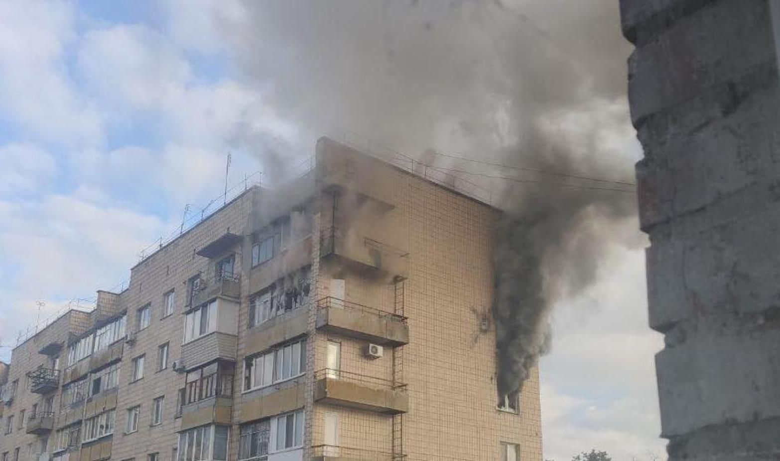 У Бучі тривають обстріли: снаряд потрапив у житловий будинок - 24 Канал У Бучі тривають обстріли: снаряд потрапив у житловий будинок - 24 Канал