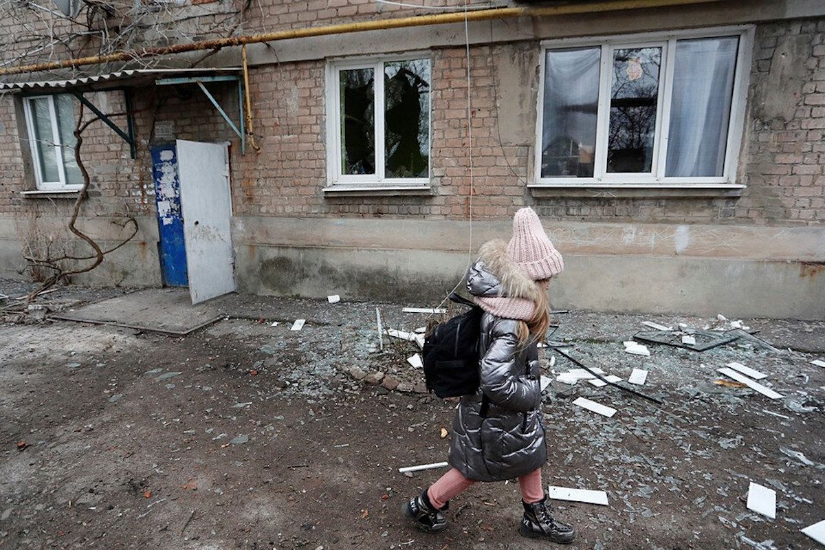 Виганяють людей з домівок, – окупанти вчиняють безчинства на Чернігівщині - 24 Канал