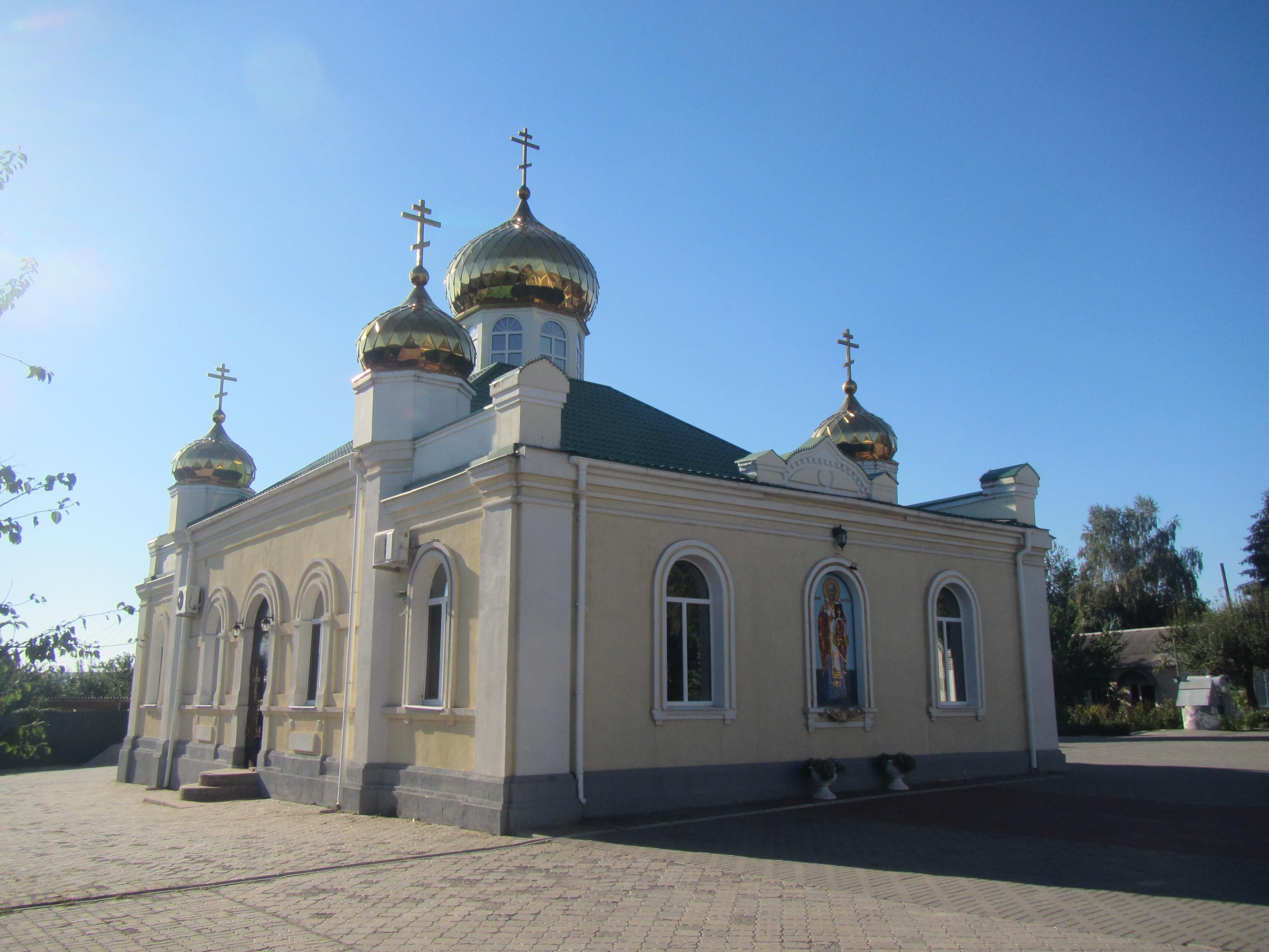 У Запоріжжі під звуки сирен обвінчались дві пари: одна пара наступного ранку поїхала на фронт У Запоріжжі під звуки сирен обвінчались дві пари: одна пара наступного ранку поїхала на фронт