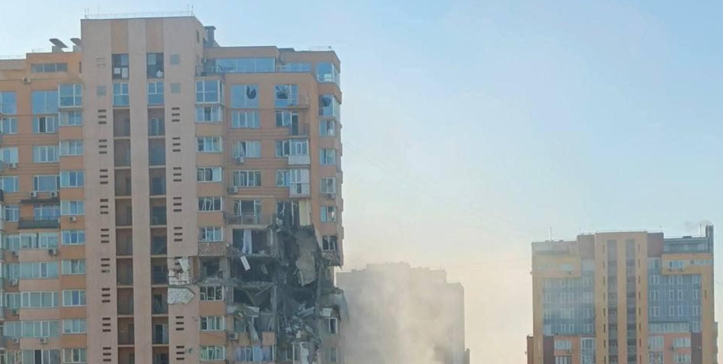 Украинские строители объединяются для восстановления жилья после бомбардировок