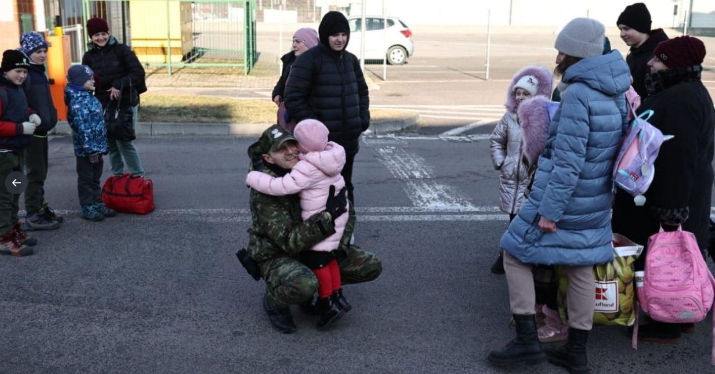 Всього за кілька днів: Польща прийняла майже 190 тисяч біженців з України - 24 Канал