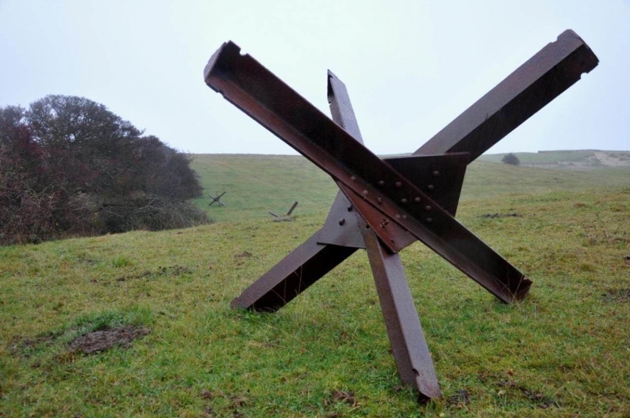 Метинвест отдает металл украинской армии для строительства укреплений Метинвест отдает металл украинской армии для строительства укреплений