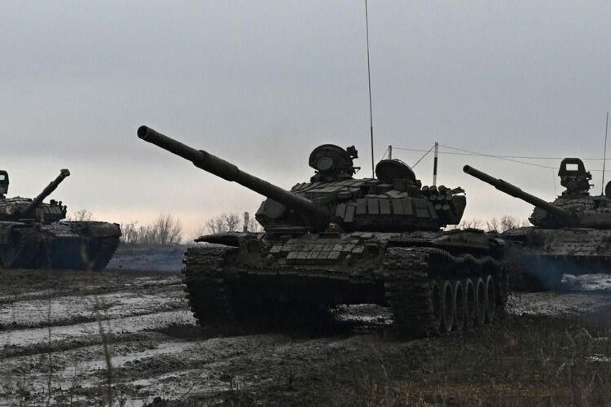 На бронетехніці прикриваються жінками і дітьми: Міноборони про цинічні дії окупантів - 24 Канал На бронетехніці прикриваються жінками і дітьми: Міноборони про цинічні дії окупантів - 24 Канал