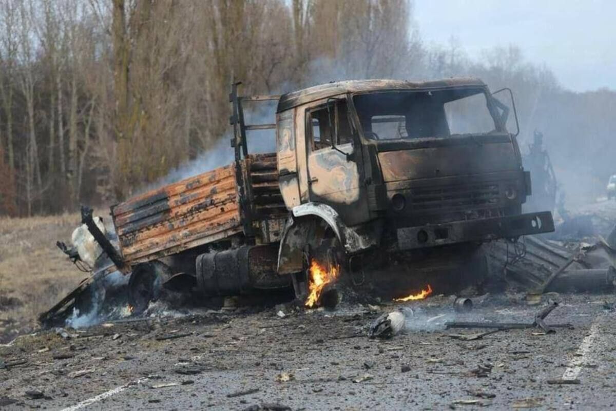 Под Черкассами оккупанты понесли потери: техника сгорела – эпические фото - 24 Канал