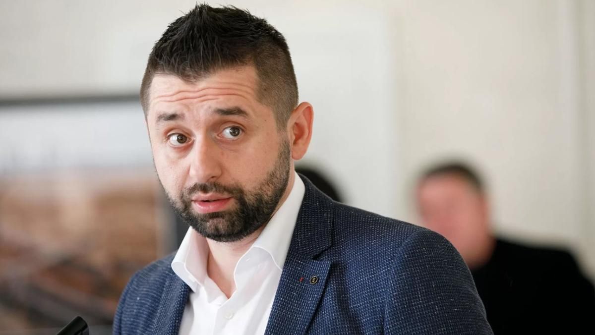 Переговоры пойдут либо в нужном направлении, либо как российский военный корабль, – Арахамия - 24 Канал Переговоры пойдут либо в нужном направлении, либо как российский военный корабль, – Арахамия - 24 Канал