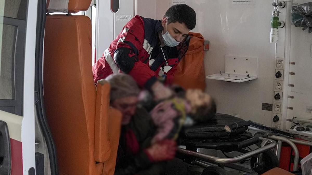 "Покажіть це Путіну": у Маріуполі росіяни вбили маленьку дівчинку - 24 Канал "Покажіть це Путіну": у Маріуполі росіяни вбили маленьку дівчинку - 24 Канал