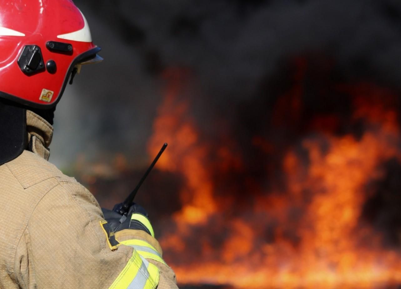 У Харкові внаслідок обстрілів спалахнули два будинки - 24 Канал У Харкові внаслідок обстрілів спалахнули два будинки - 24 Канал