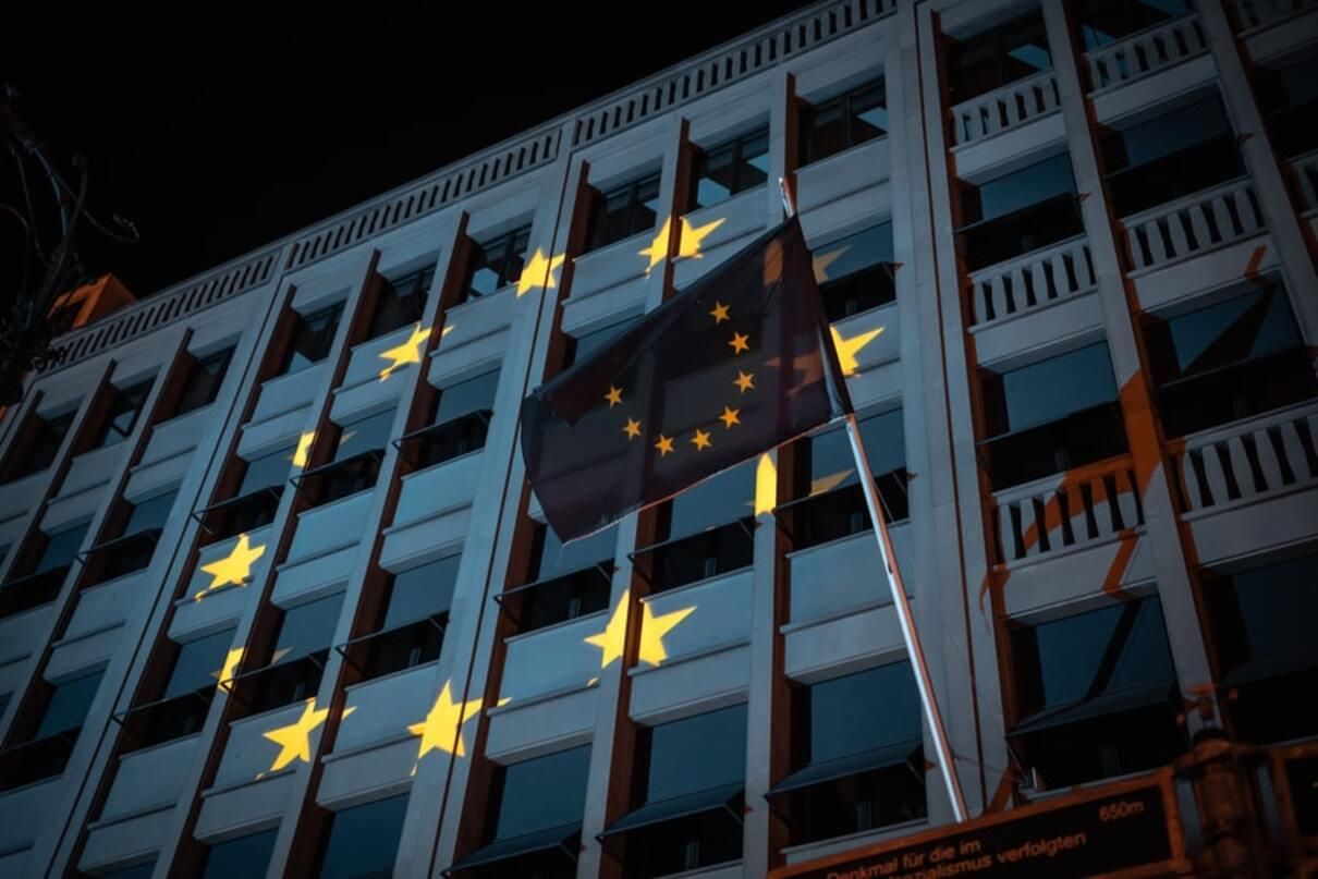 ЕС запретил допускать ценные бумаги госкомпаний из России на торги