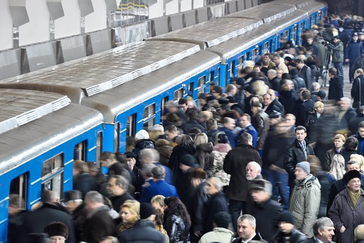 У Києві пустили метро та автобуси - 24 Канал У Києві пустили метро та автобуси - 24 Канал
