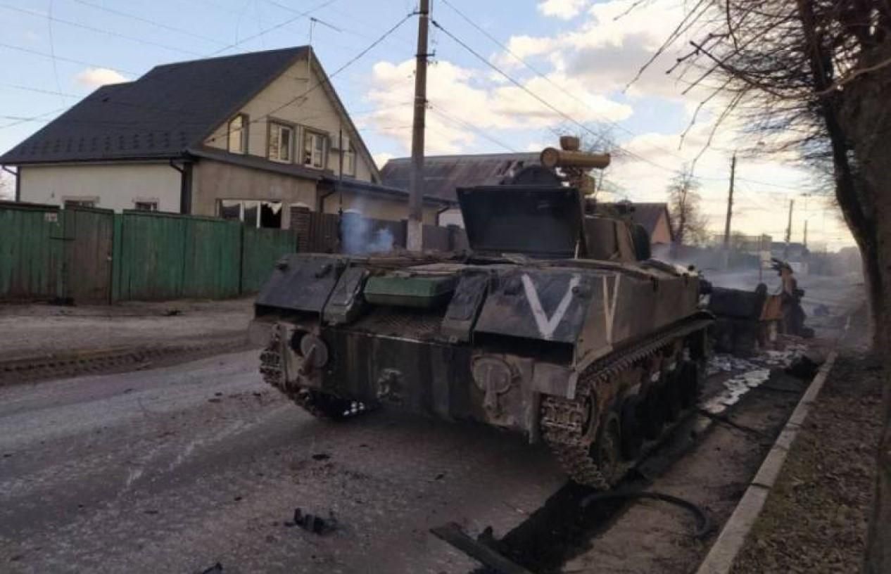 Под Ахтыркой БТР расстреляли людей 28 февраля 2022: новости Под Ахтыркой БТР расстреляли людей 28 февраля 2022: новости