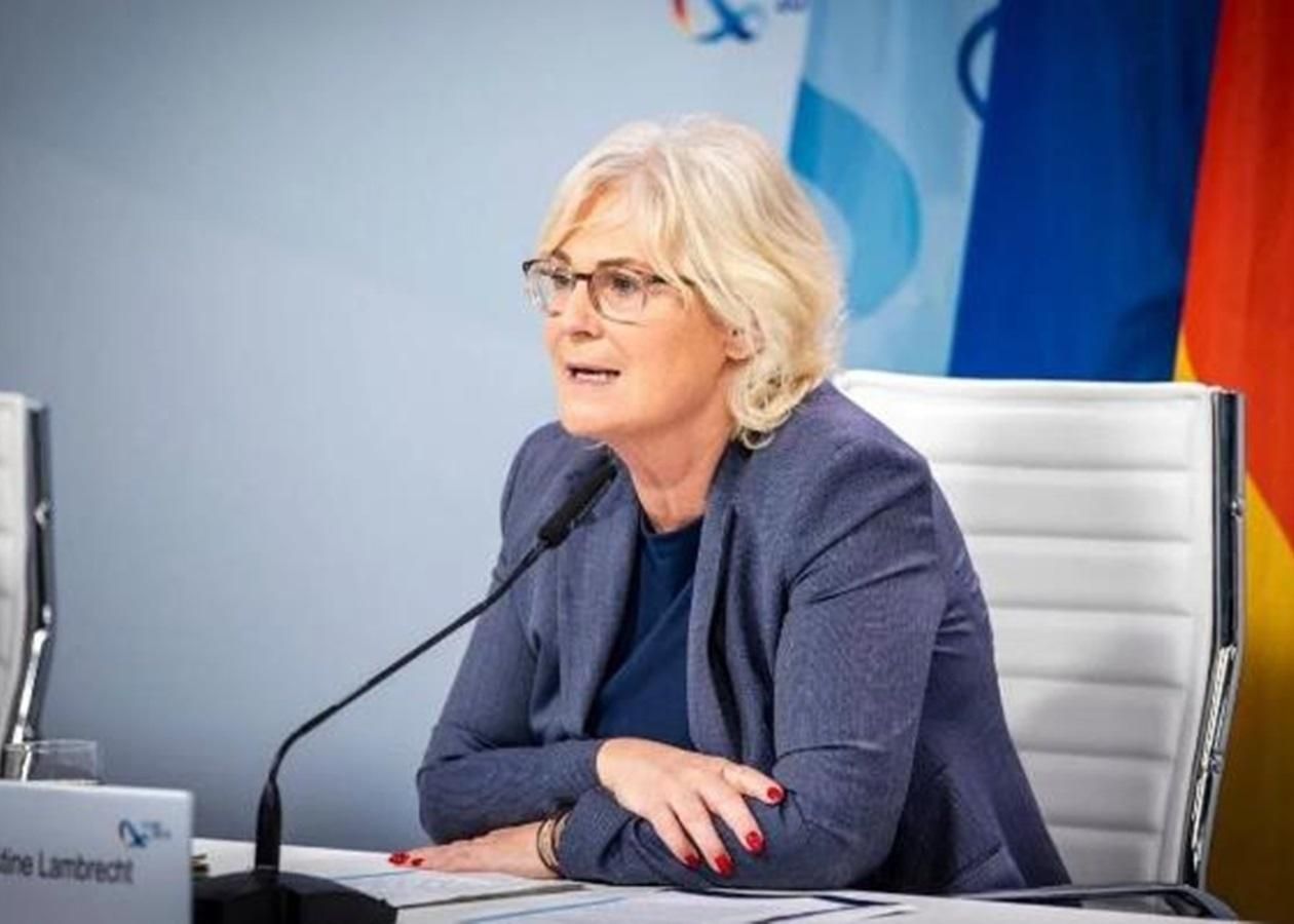 Германия хочет обсудить ядерные угрозы Путина в НАТО Германия хочет обсудить ядерные угрозы Путина в НАТО