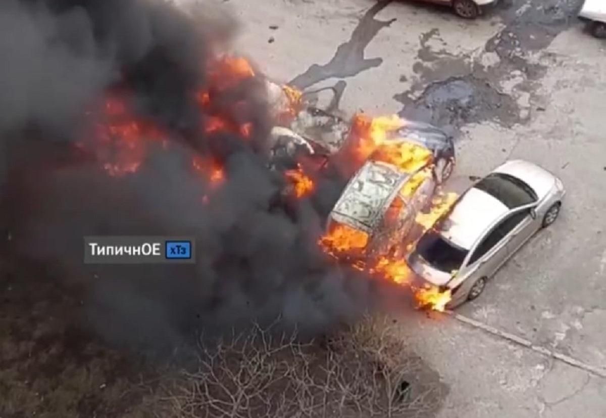 У Харкові внаслідок обстрілу загорілися 5 автомобілів - 24 Канал