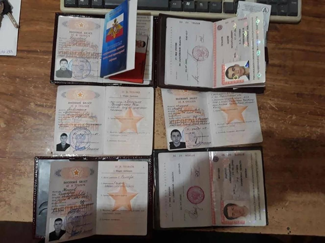 На Сумщині затримали 8 російських окупантів: загарбники, нібито, не знали, що їхали на війну - 24 Канал На Сумщині затримали 8 російських окупантів: загарбники, нібито, не знали, що їхали на війну - 24 Канал