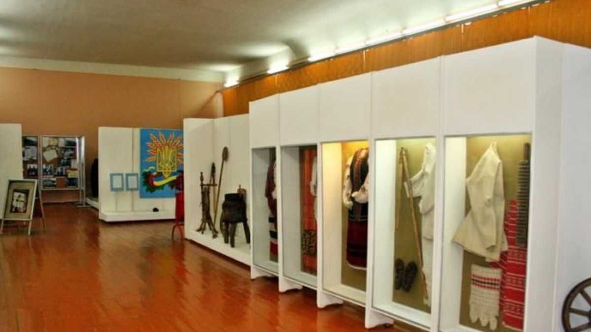 Роботи Марії Приймаченко врятували: сховали жителі Іванкова - 24 Канал Роботи Марії Приймаченко врятували: сховали жителі Іванкова - 24 Канал