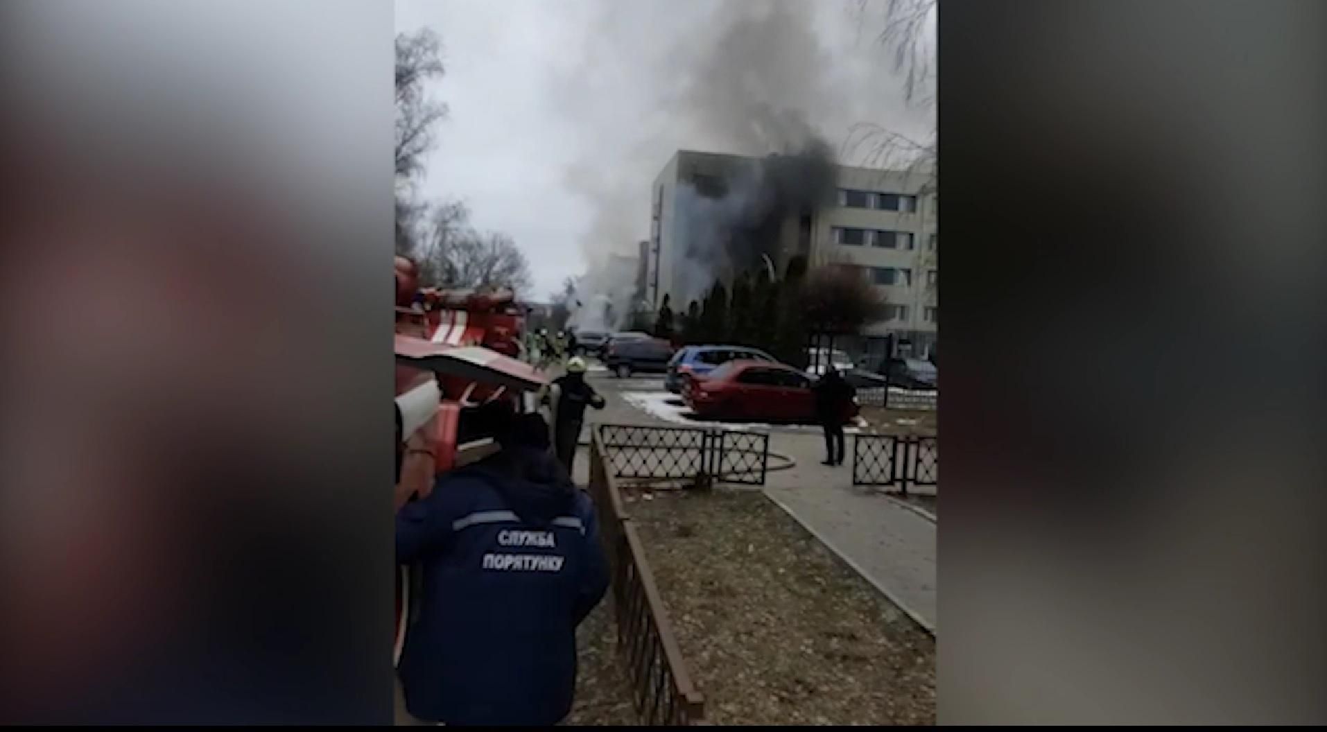 Страшные последствия "русского мира": весь ужас обстрелов Харькова в видео от спасателей Страшные последствия "русского мира": весь ужас обстрелов Харькова в видео от спасателей