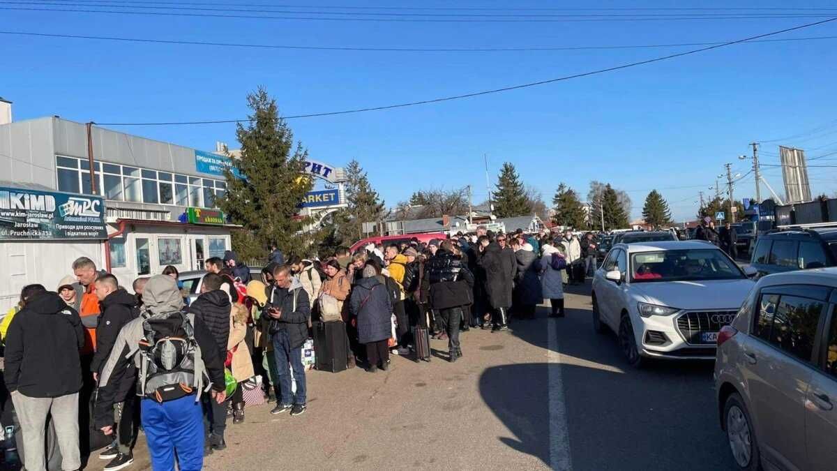 Западную границу за сутки пересекли 110 тысяч человек, из которых 90 тысяч – украинцы