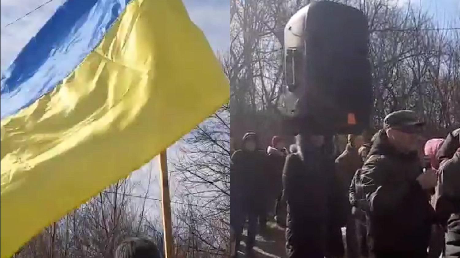Мирний мітинг під час війни: люди вийшли з прапором під кордон з Білоруссю - 24 Канал