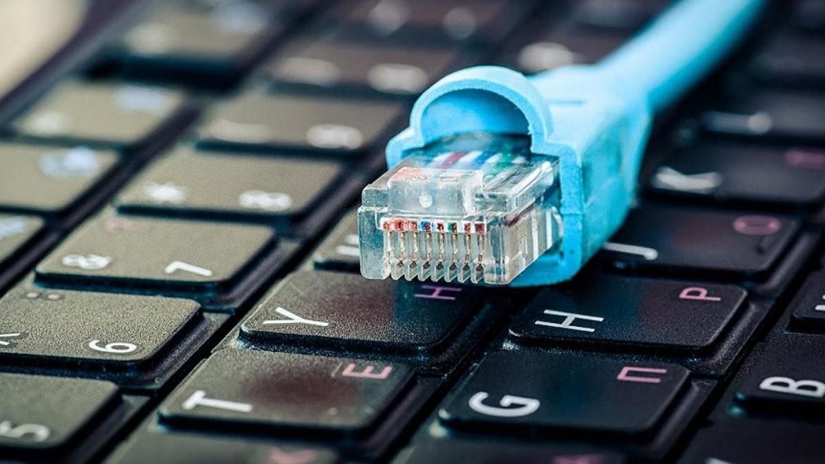 Россия планирует заглушить интернет, мобильную связь и телевидение на востоке Украины Россия планирует заглушить интернет, мобильную связь и телевидение на востоке Украины