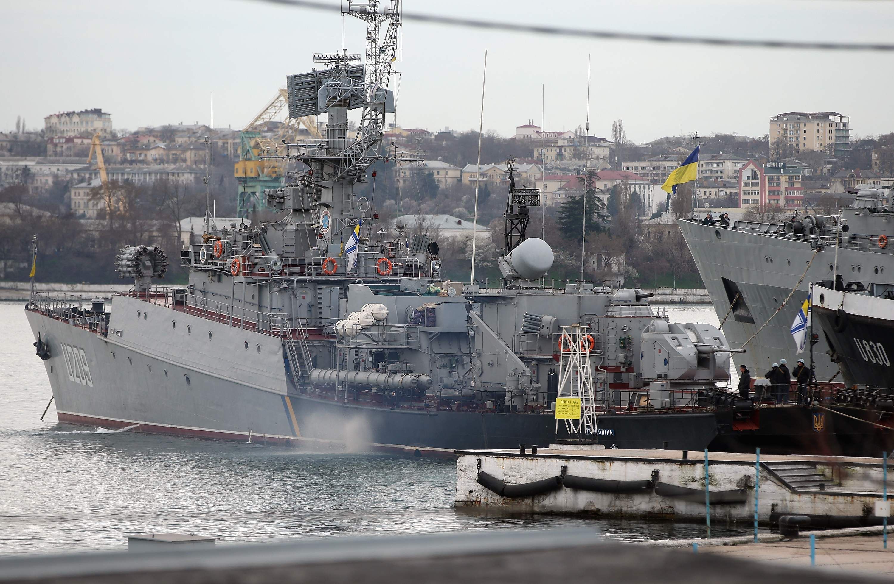 Экипажи российских кораблей устраивают бунты из-за нежелания штурмовать Одессу