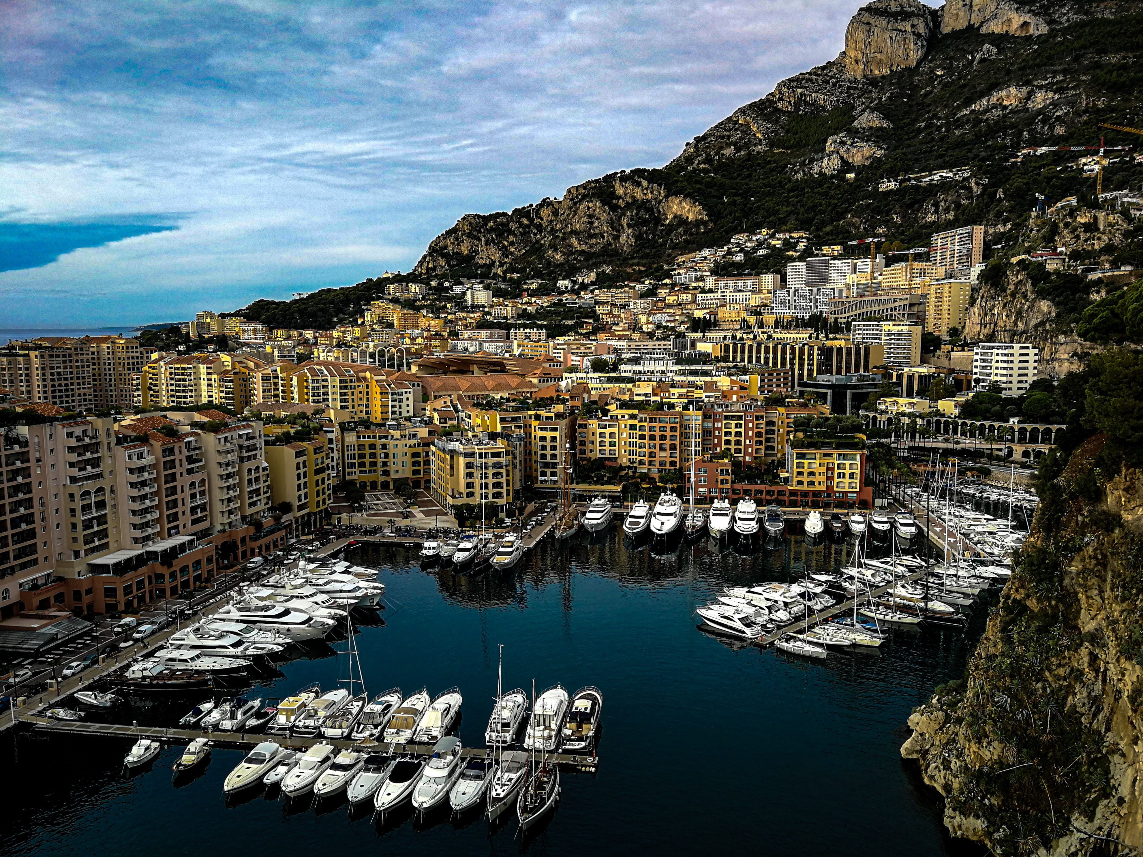 Більше жодного шампанського на яхтах: Монако заморозить майно російської "еліти" - 24 Канал