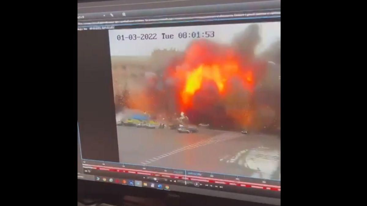 Жахливий авіаудар в Харкові: відео обстрілу - 24 Канал Жахливий авіаудар в Харкові: відео обстрілу - 24 Канал