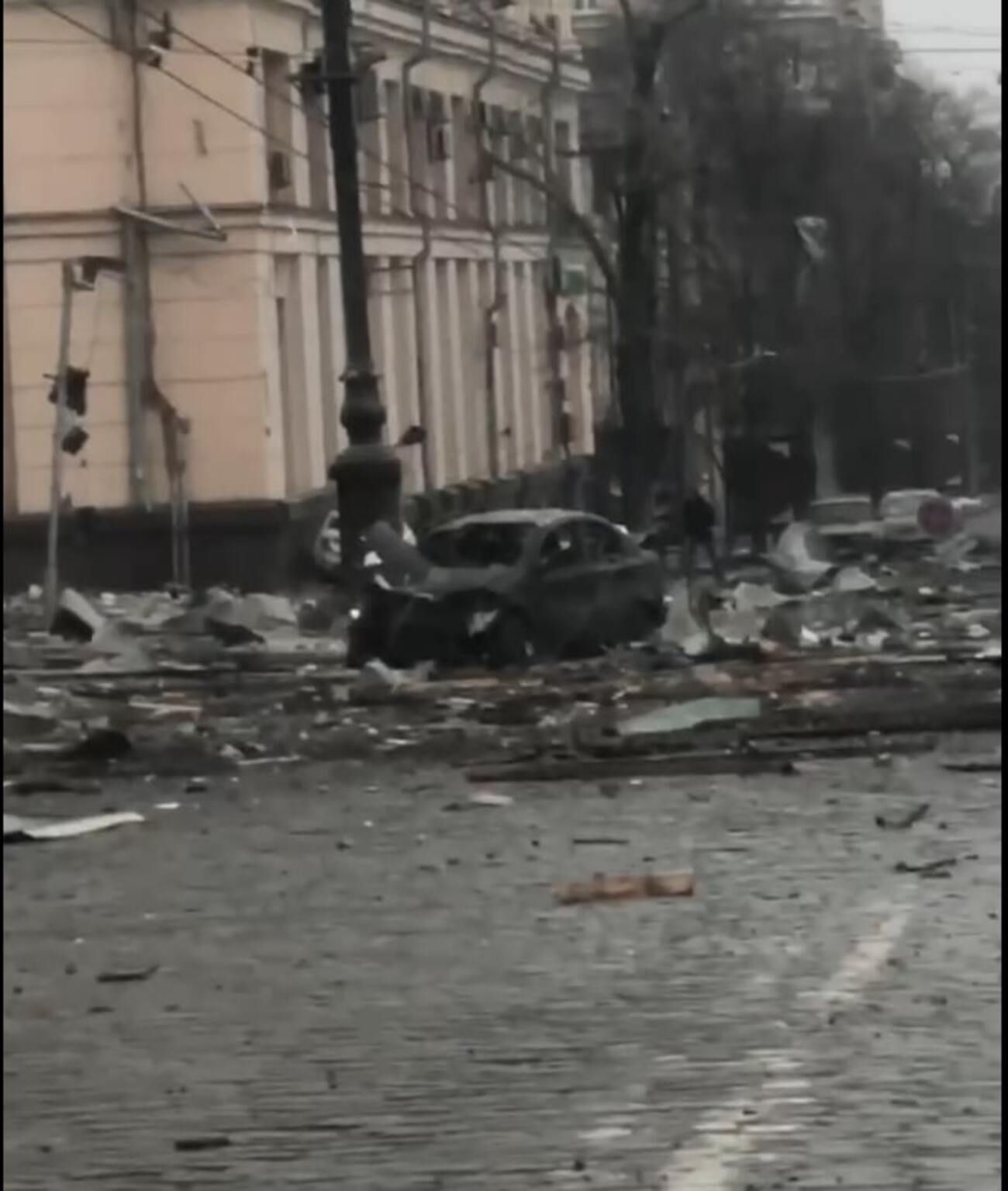 В сети показали последствия разрушительного авиаудара по Харькову

