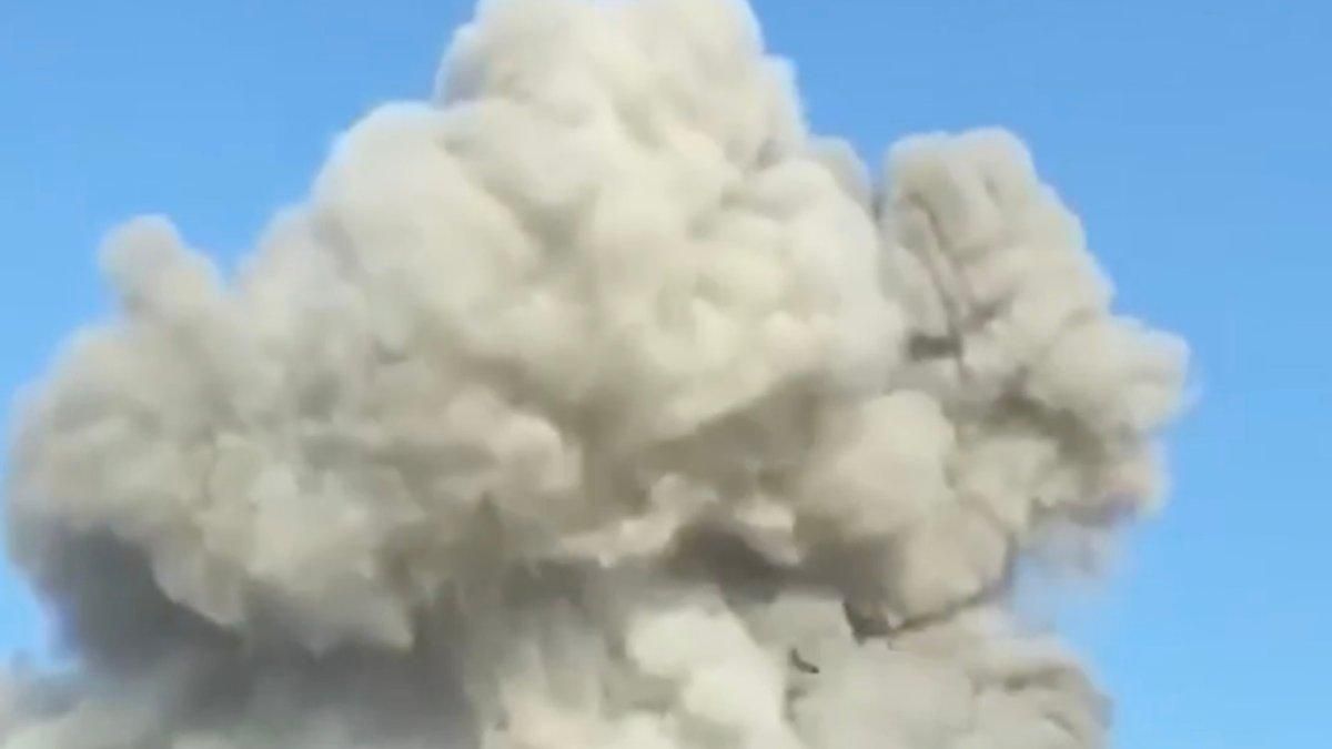 Взрывом снесло два подъезда: в Херсоне оккупанты ударили по жилому дому Взрывом снесло два подъезда: в Херсоне оккупанты ударили по жилому дому